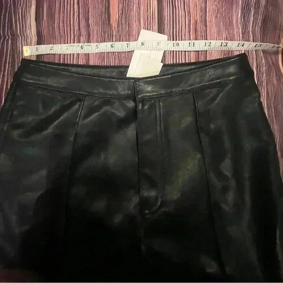 NEW LINE AND DOT reina vegan leather pant in black medium - Picture 6 of 10